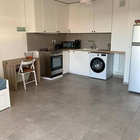 Appartement Rdc Avec Parking Prive La Fare-les-Oliviers Bagian luar foto