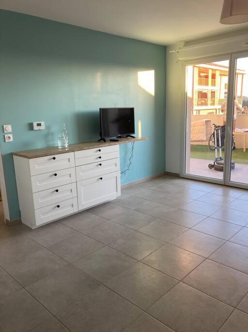 Appartement Rdc Avec Parking Prive La Fare-les-Oliviers Bagian luar foto